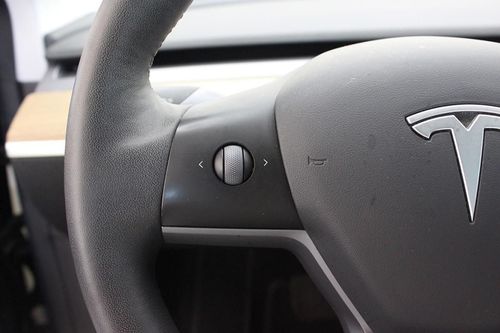 Tesla Model 3 - Photo 29