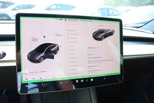 Tesla Model 3 - Photo 18