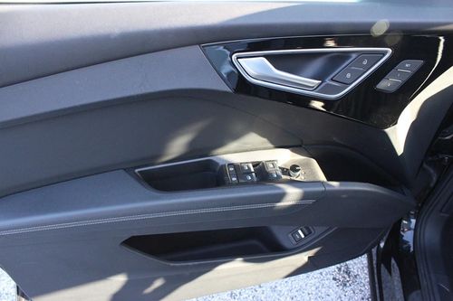 Audi Q4 Sportback e-tron - Photo 12