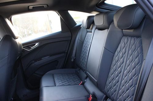 Audi Q4 Sportback e-tron - Photo 42