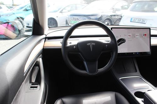 Tesla Model 3 - Photo 25
