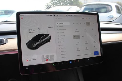 Tesla Model 3 - Photo 28