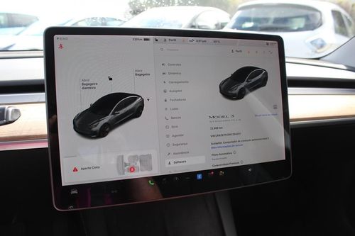 Tesla Model 3 - Photo 34
