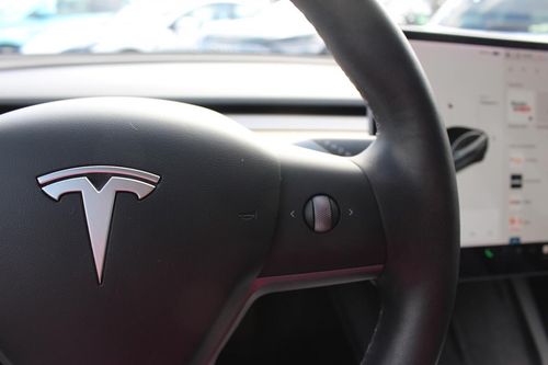 Tesla Model 3 - Photo 40