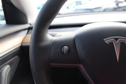 Tesla Model 3 - Photo 39