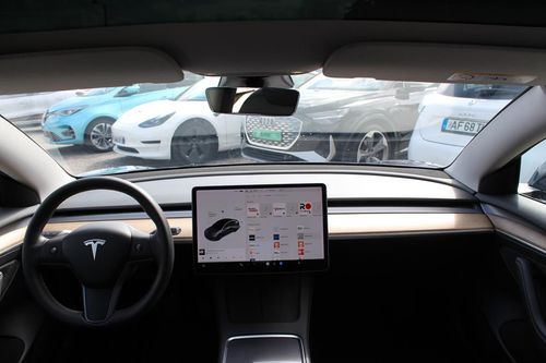 Tesla Model 3 - Photo 42