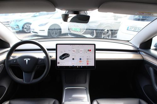 Tesla Model 3 - Photo 44