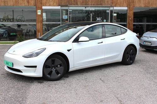 Tesla Model 3 - Photo 2
