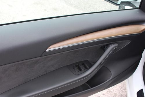 Tesla Model 3 - Photo 18