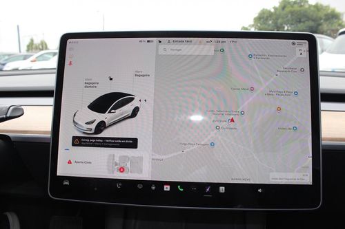 Tesla Model 3 - Photo 21