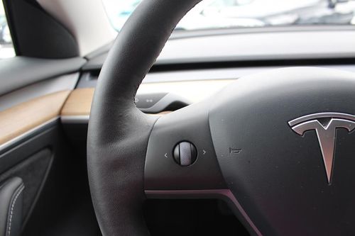 Tesla Model 3 - Photo 30