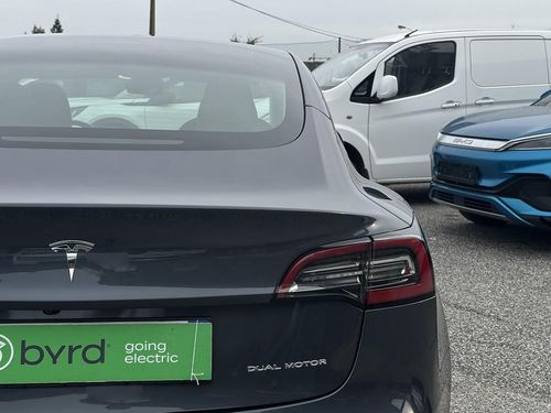 Tesla Model 3 - Photo 11