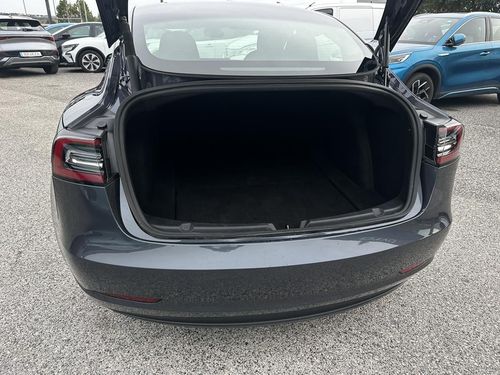 Tesla Model 3 - Photo 12