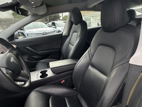 Tesla Model 3 - Photo 19