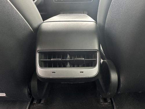 Tesla Model 3 - Photo 21