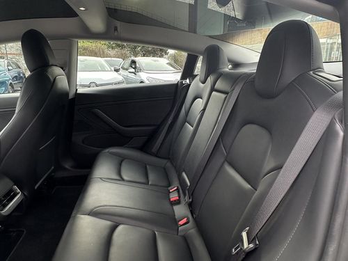 Tesla Model 3 - Photo 22