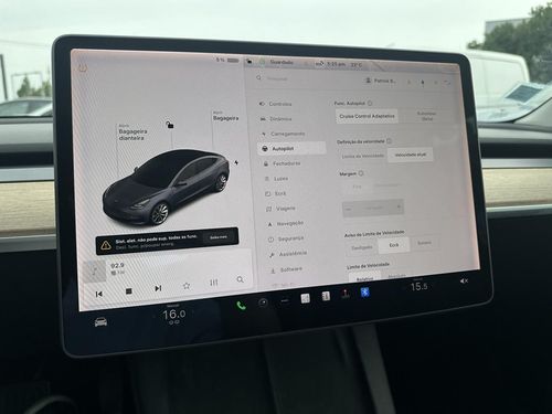 Tesla Model 3 - Photo 25