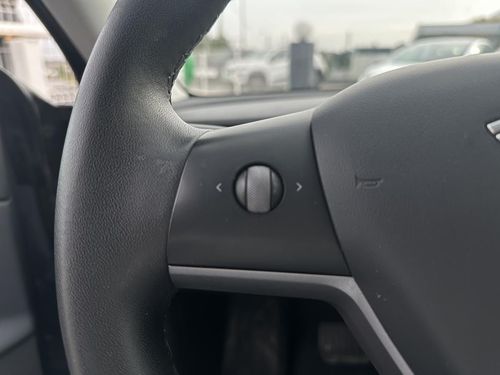 Tesla Model 3 - Photo 35