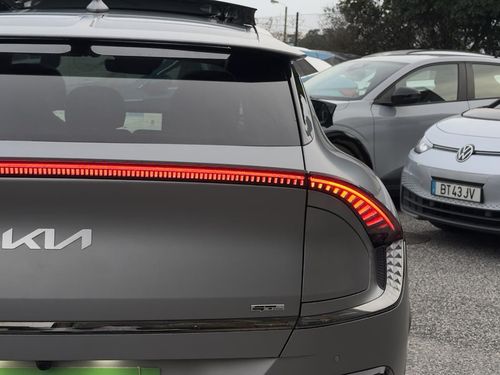 Kia EV6 - Photo 12