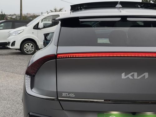 Kia EV6 - Photo 11