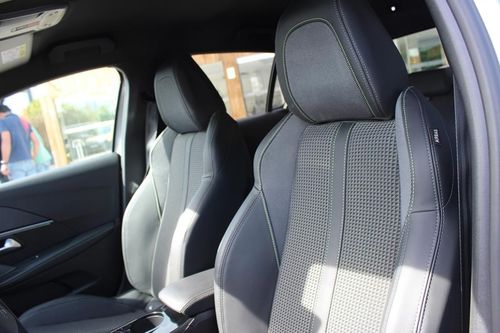 Peugeot e-208 - Photo 17