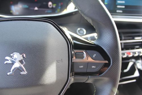 Peugeot e-208 - Photo 22