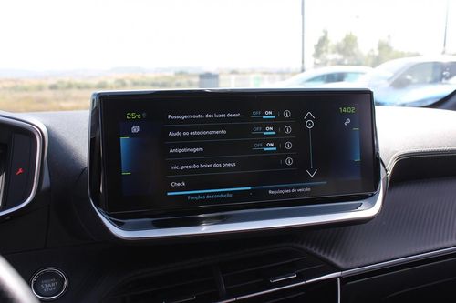 Peugeot e-208 - Photo 24