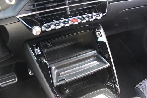 Peugeot e-208 - Photo 34