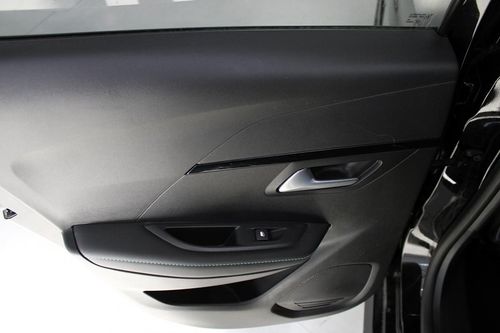 Peugeot e-208 - Photo 12