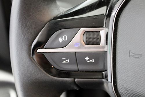 Peugeot e-208 - Photo 16