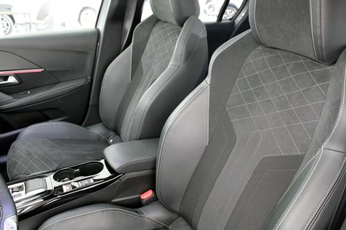 Peugeot e-208 - Photo 12