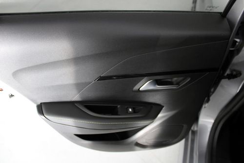 Peugeot e-208 - Photo 14