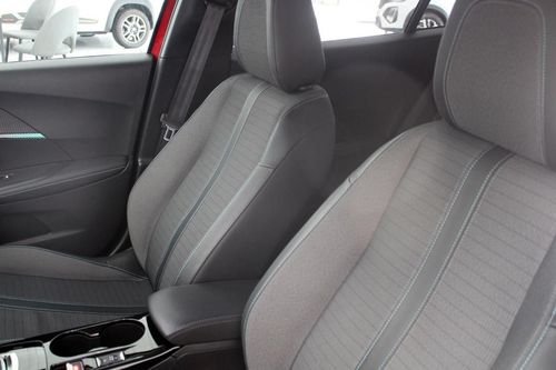 Peugeot e-2008 - Photo 11