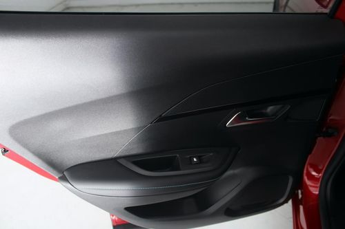 Peugeot e-2008 - Photo 12