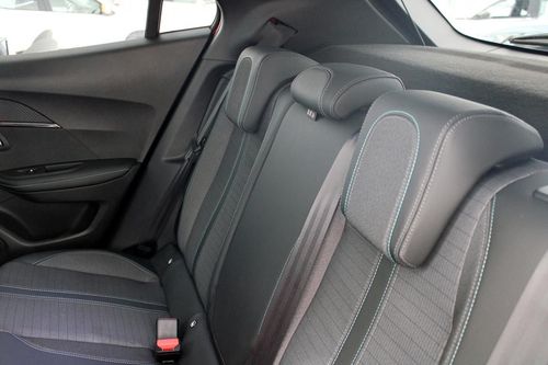 Peugeot e-2008 - Photo 13
