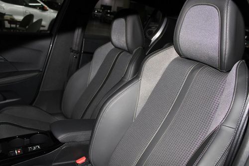 Peugeot e-208 - Photo 10