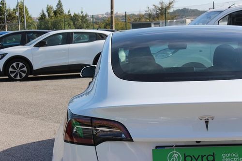 Tesla Model 3 - Photo 11