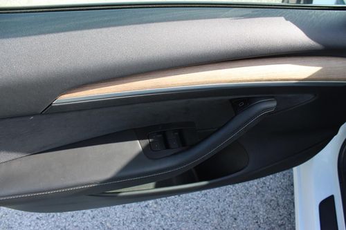 Tesla Model 3 - Photo 17