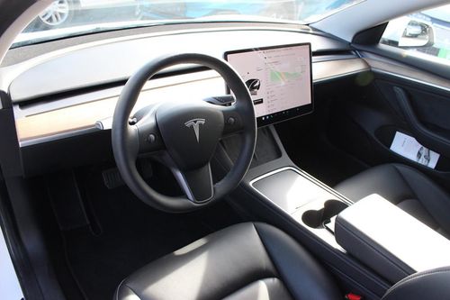 Tesla Model 3 - Photo 18