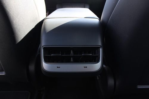 Tesla Model 3 - Photo 25