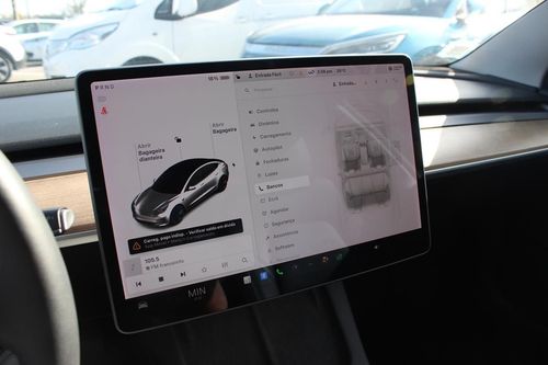 Tesla Model 3 - Photo 28