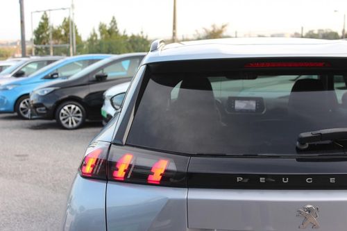 Peugeot e-2008 - Photo 9