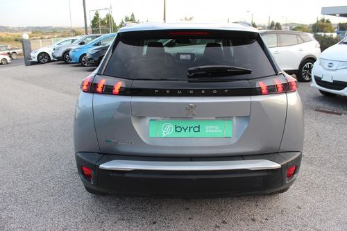 Peugeot e-2008 - Photo 11