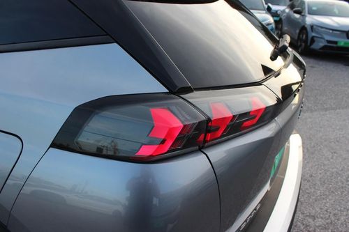 Peugeot e-2008 - Photo 14