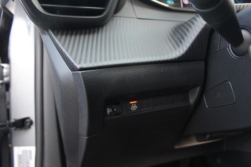 Peugeot e-2008 - Photo 18