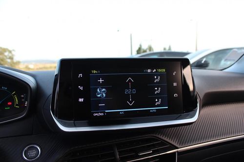 Peugeot e-2008 - Photo 22