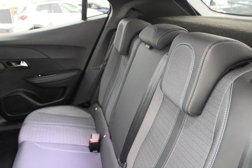 Peugeot e-2008 - Photo 12