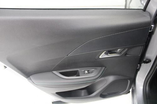 Peugeot e-2008 - Photo 11