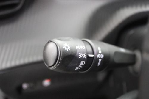 Peugeot e-2008 - Photo 18