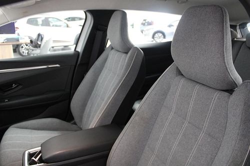 Renault Mégane E-Tech - Photo 10